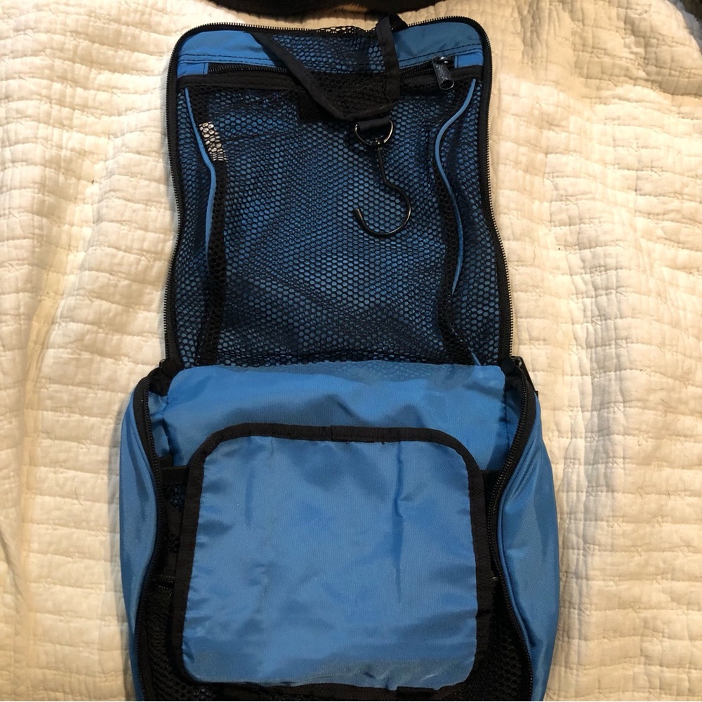 L.L. Bean Blue Toiletry Bag - Picture 3 of 5